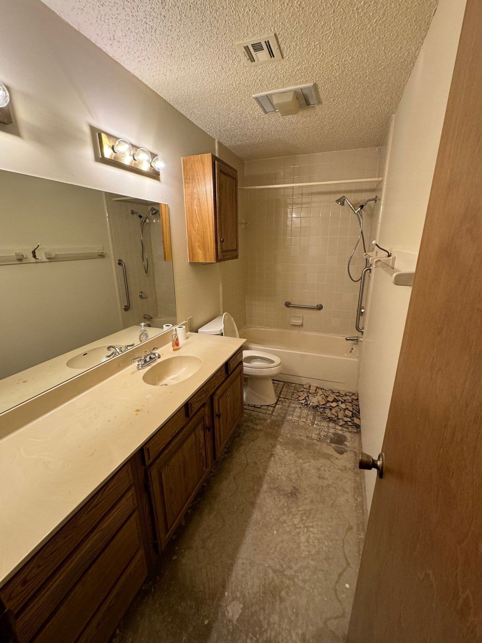 Tulsa area bathroom remodel before
